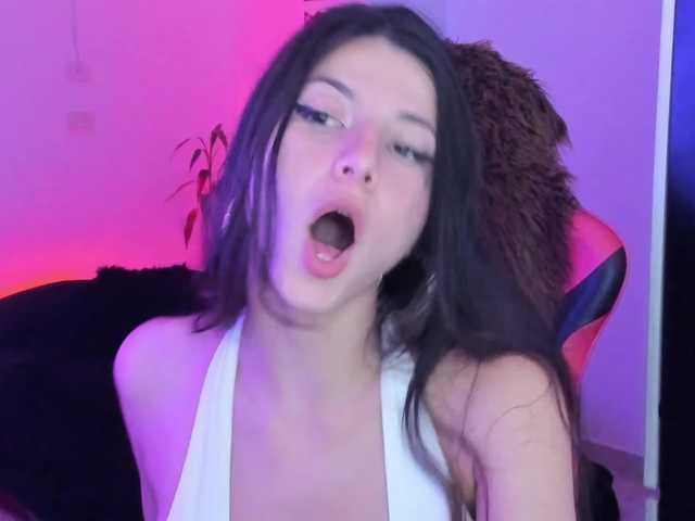 LolaMustaine's BongaCams show and profile