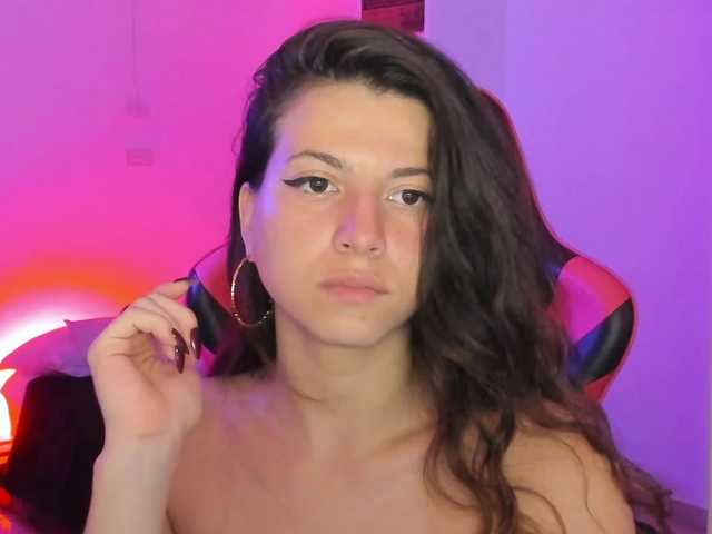 LolaMustaine's BongaCams show and profile