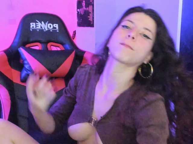 LolaMustaine's BongaCams show and profile