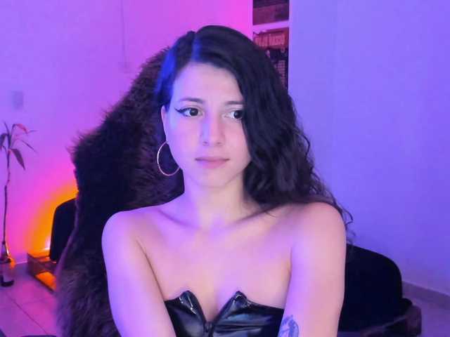 LolaMustaine's BongaCams show and profile