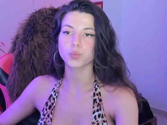 lolamustaine Live Webcam on BongaCams