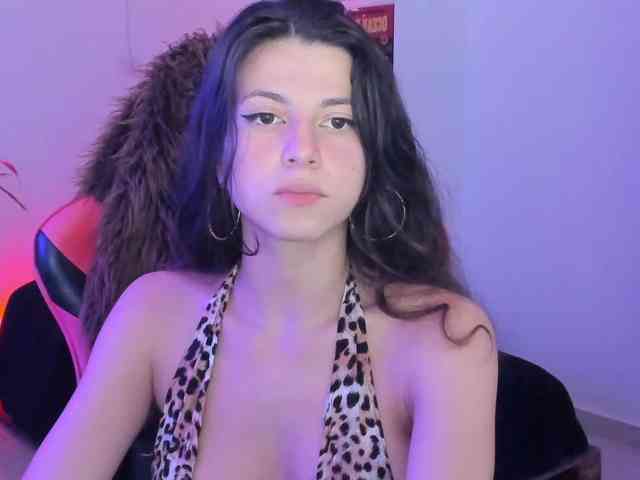 lolamustaine Live Webcam on BongaCams