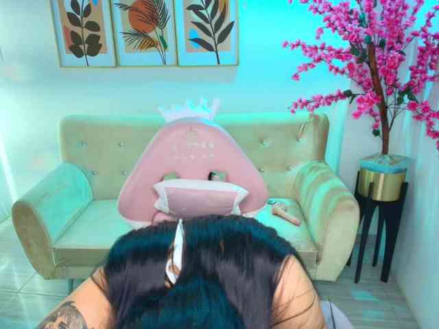 Kendall-Jhones webcam