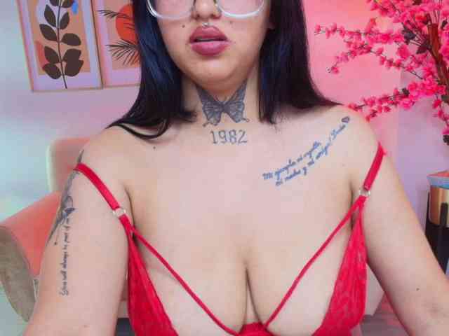 Kendall-Jhones webcam