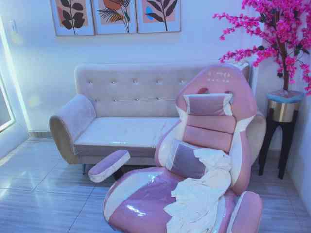 Kendall-Jhones webcam