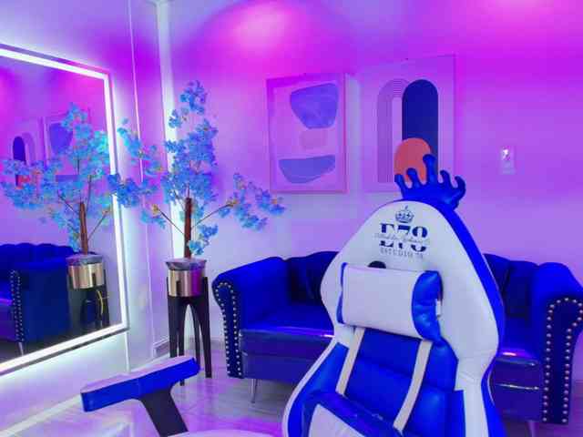 Kendall-Jhones Kendall-Jhones