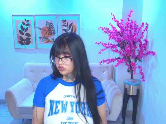 Kendall-Jhones webcam