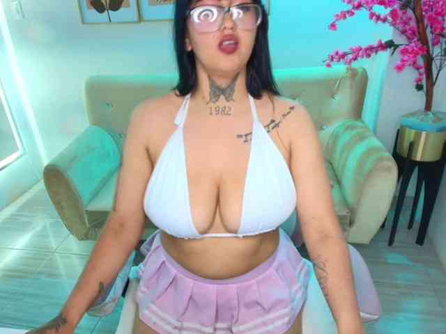 Kendall-Jhones webcam