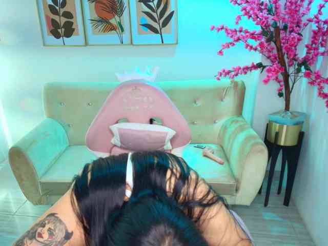 Kendall-Jhones webcam