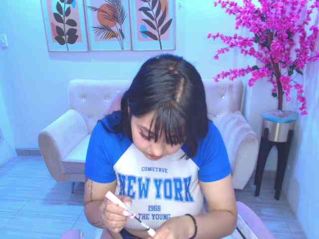 Kendall-Jhones webcam