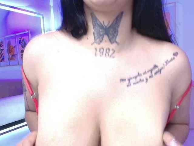 Kendall-Jhones webcam