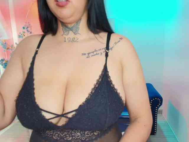 Kendall-Jhones webcam