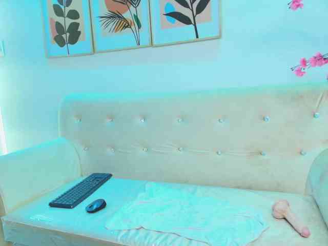 Kendall-Jhones webcam