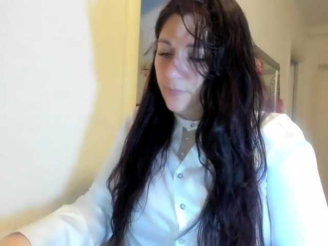 Erika84Bella's BongaCams show and profile