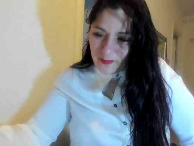 Erika84Bella webcam