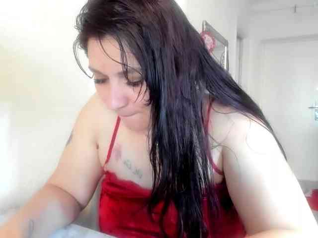 Erika84Bella webcam