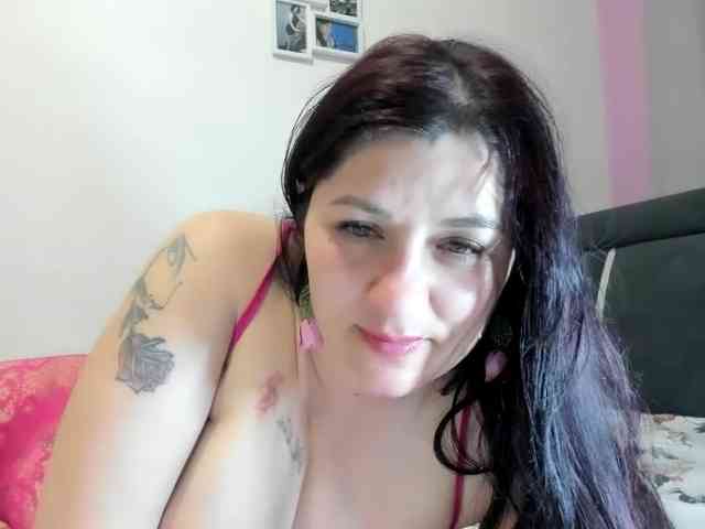 Erika84Bella webcam