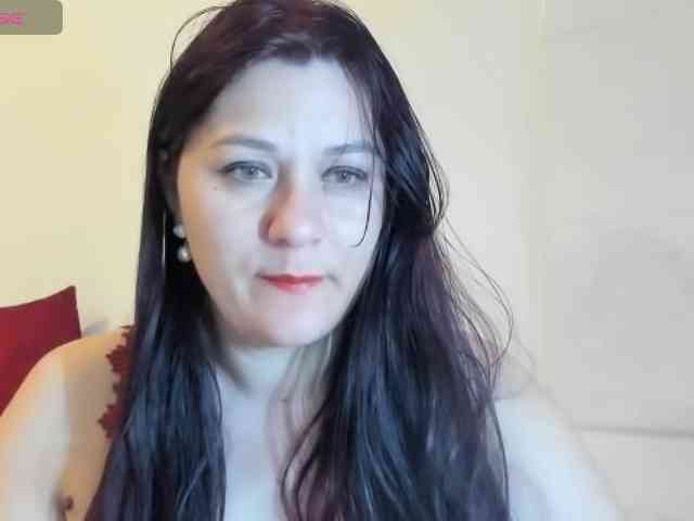 Erika84Bella webcam