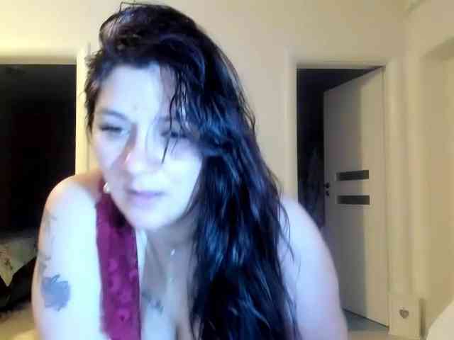 Erika84Bella webcam