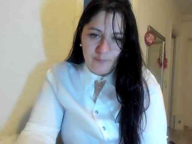Erika84Bella webcam
