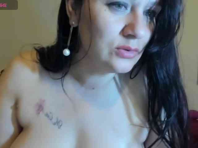 Erika84Bella webcam