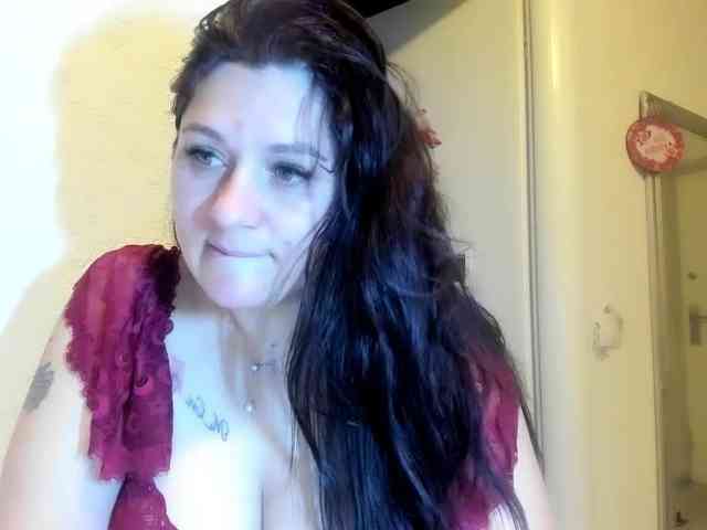 Erika84Bella webcam