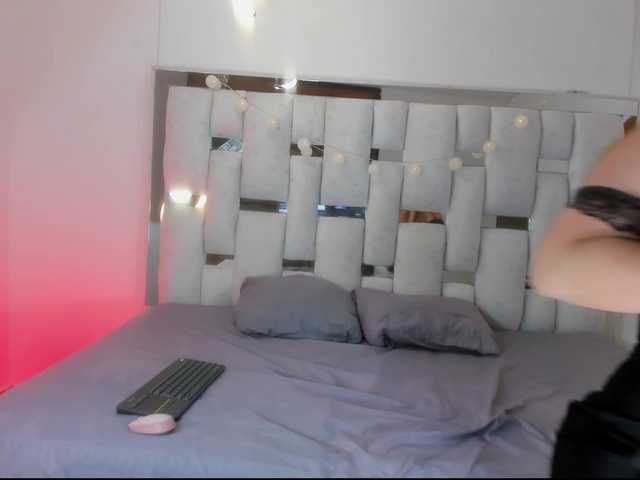 AliciaWhite-nt's BongaCams show and profile