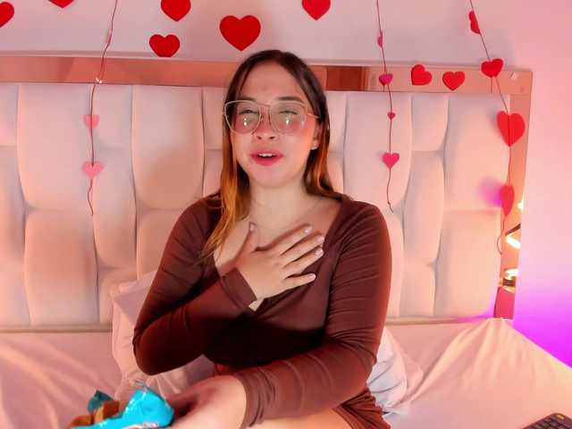 AliciaWhite-nt's BongaCams show and profile