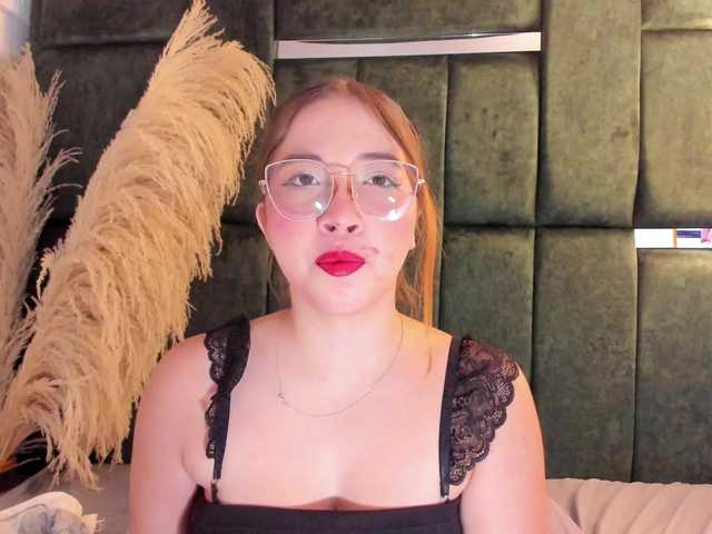 AliciaWhite-nt's BongaCams show and profile