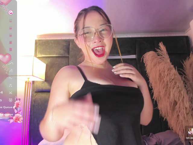 AliciaWhite-nt's BongaCams show and profile