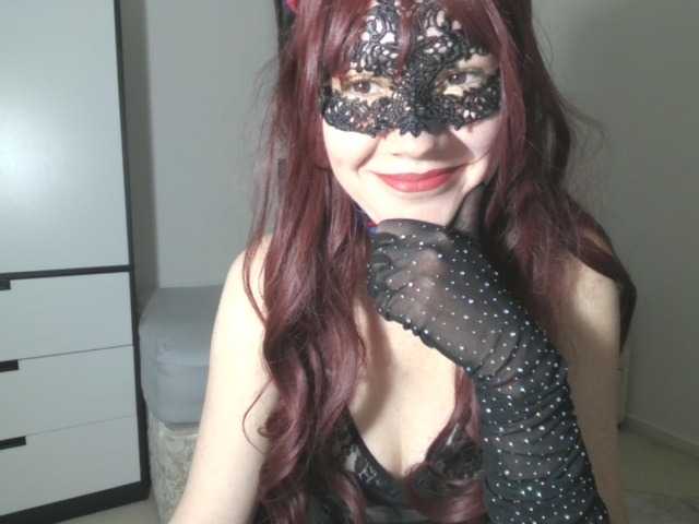 Aromalovee's BongaCams show and profile