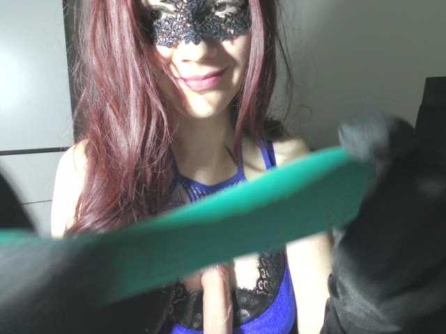 Aromalovee's BongaCams show and profile