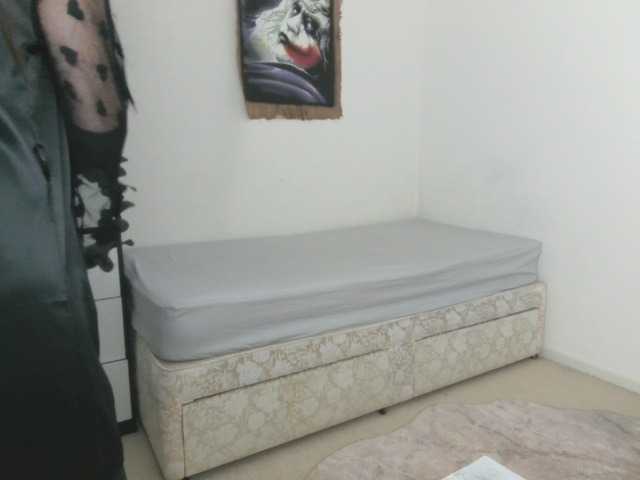 Aromalovee's BongaCams show and profile