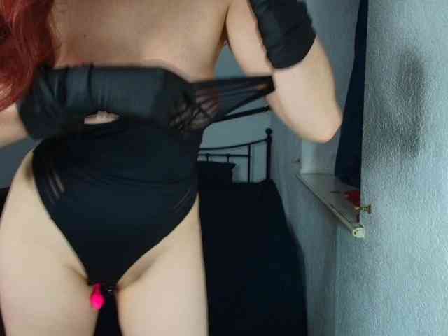 Aromalovee Live Webcam on BongaCams