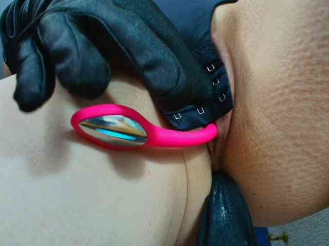 Aromalovee Live Webcam on BongaCams