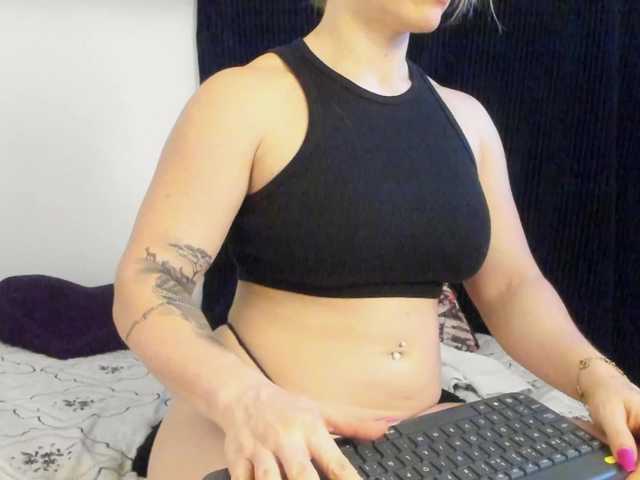 Nataymiky's BongaCams show and profile