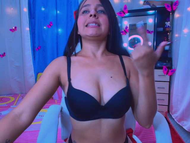 le modèle Danielasew est en webcam porno dans un show sur le site bongacams, il possède les tags suivants: Latino/Hispanic,Brunette,Shaved