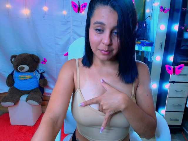 Danielasew's BongaCams show and profile