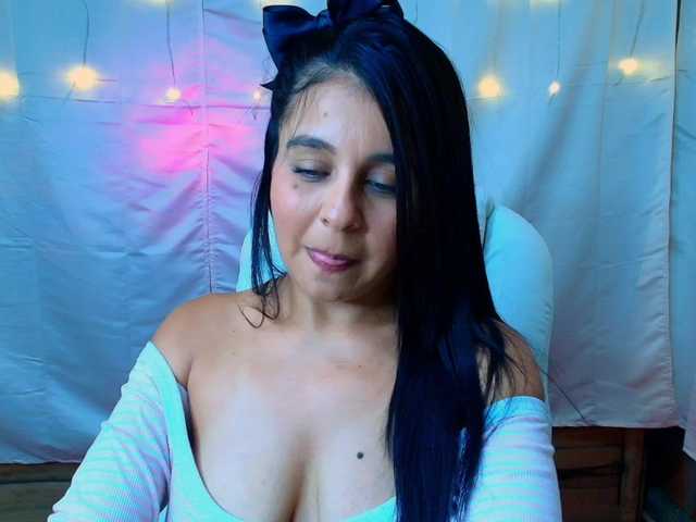 Danielasew's BongaCams show and profile