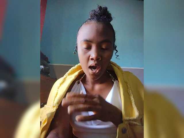 Stella11's BongaCams show and profile