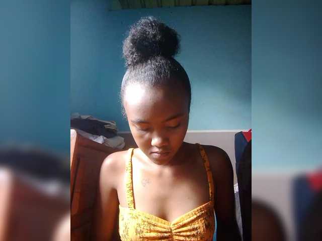 Stella11's BongaCams show and profile