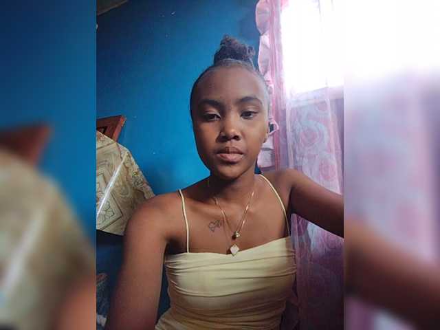 Stella11's BongaCams show and profile