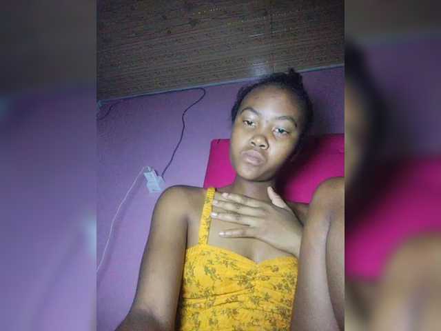 Stella11's BongaCams show and profile