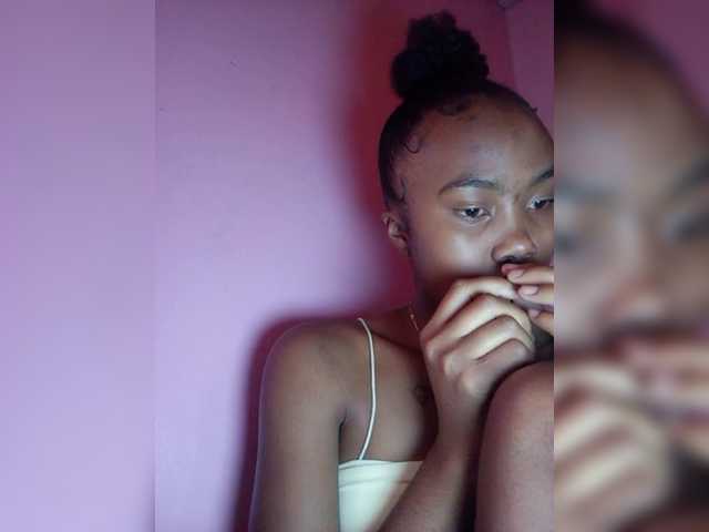 Stella11's BongaCams show and profile