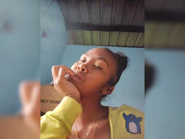 Stella11's BongaCams show and profile