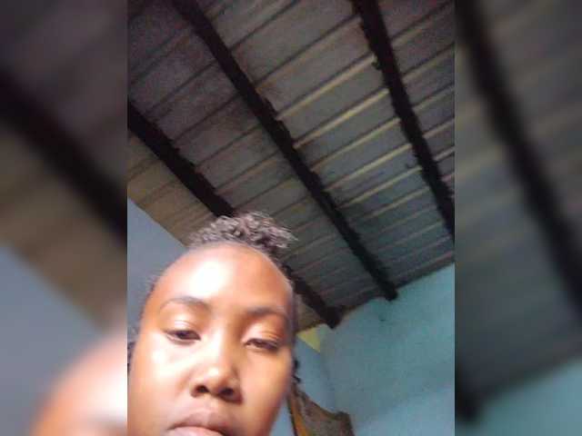 Stella11's BongaCams show and profile