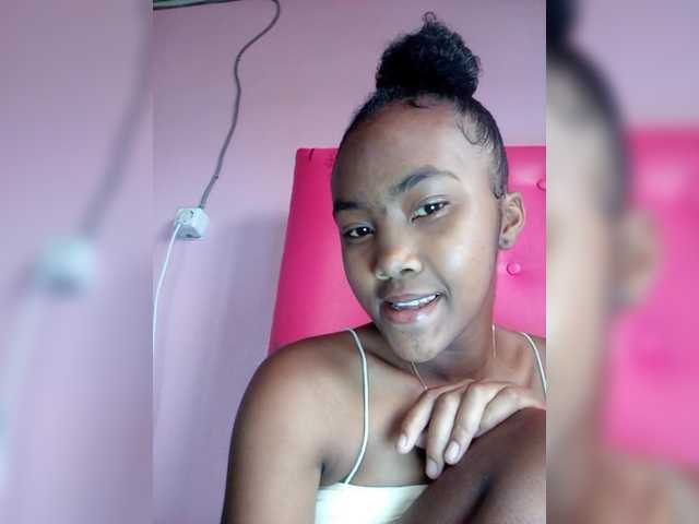 Stella11's BongaCams show and profile