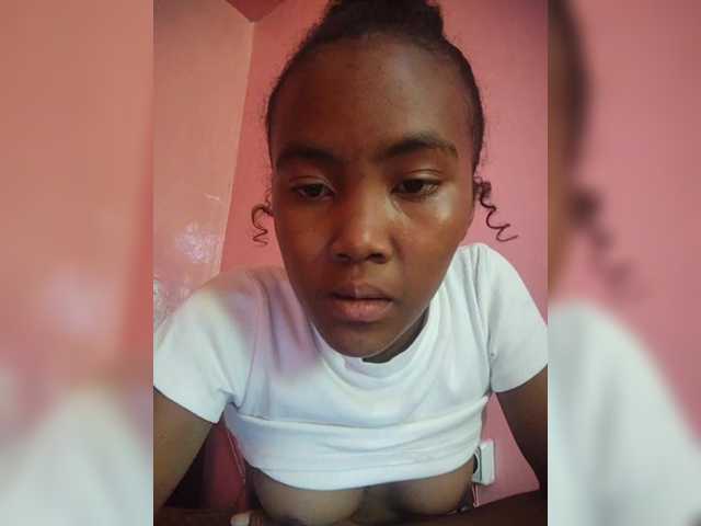 Stella11's BongaCams show and profile