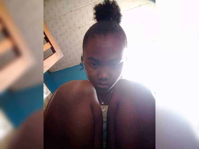 Stella11's BongaCams show and profile