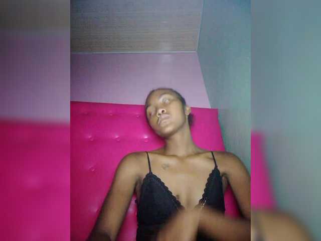 Stella11's BongaCams show and profile